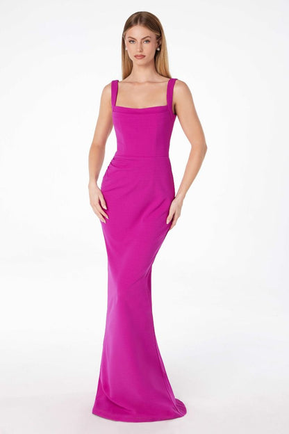 Mermaid dress with square neckline, straps and square back